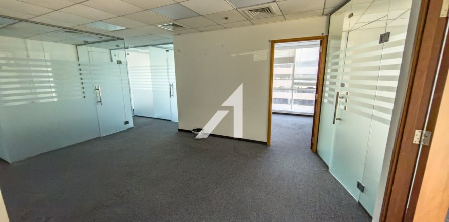 107مربع، مكتب في Sheikh Zayed Road, الإمارات العربية المتحدة رقم 132456