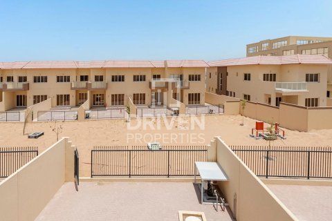 4 bedrooms Villa in Dubai Land, UAE No. 190701 4