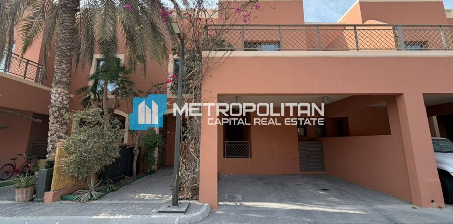 4 bedrooms Villa in Abu Dhabi, UAE No. 134365