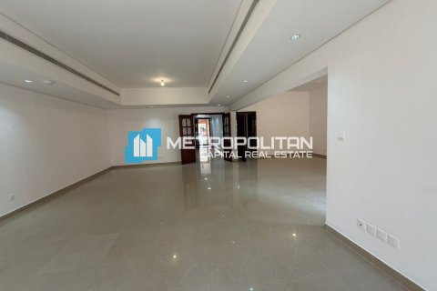 4 bedrooms Villa in Abu Dhabi, UAE No. 134365 15