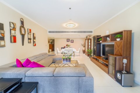 Квартира с 2 спальнями в Jumeirah Islands, ОАЭ №156506 16