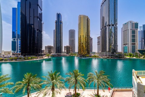 Квартира с 2 спальнями в Jumeirah Islands, ОАЭ №156506