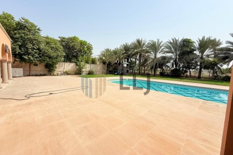 5 bedrooms Villa  No. 131542 3