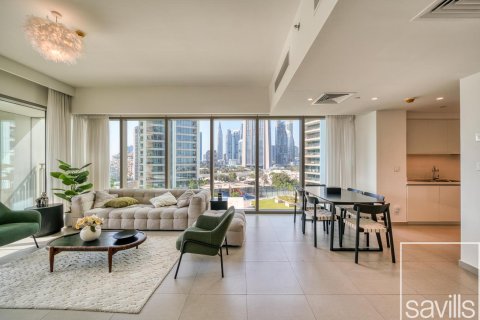 Квартира с 3 спальнями в Zabeel, ОАЭ №136693 3