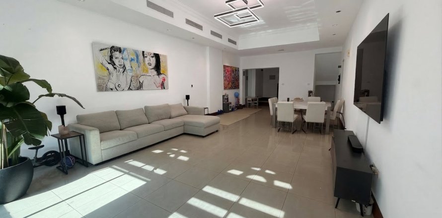 3 bedrooms Townhouse in Palm Jumeirah, UAE No. 148491