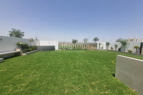 Villa de 4 dormitorios en Dubai South (Dubai World Central), UAE No. 160216 21