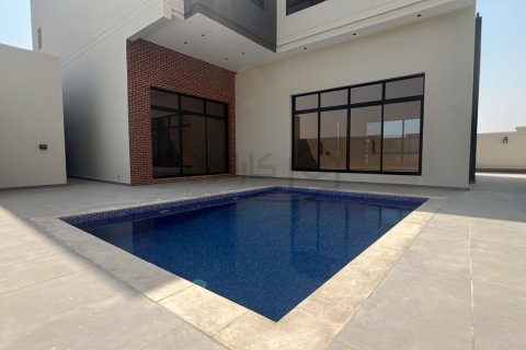 Villa de 5 dormitorios en Bu Quwah, Bahrain No. 105456 1