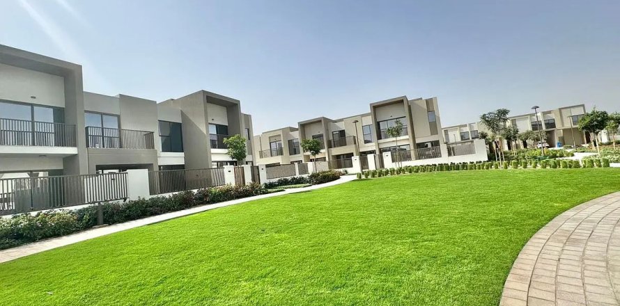 Villa de 3 chambres à Dubai, UAE No. 166786