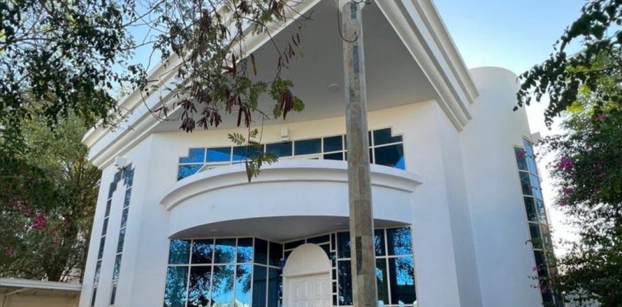 Вилла с 5 спальнями в Мирдиф, ОАЭ №117757