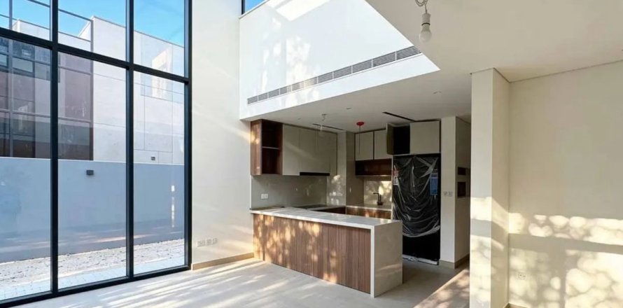Townhouse de 3 dormitorios en Dubai, UAE No. 167637