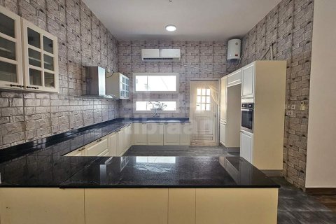 7 bedrooms Villa in Al Ansab, Oman No. 53371 3