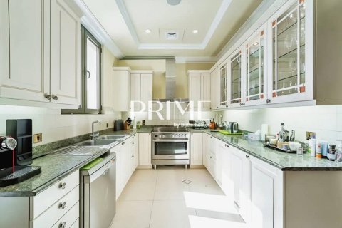 5 bedrooms Villa in Palm Jumeirah, UAE No. 64285 3