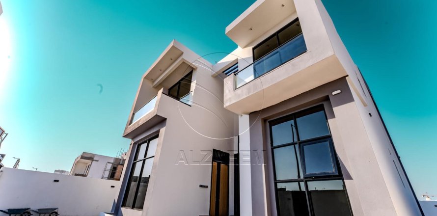 Villa de 4 chambres à Al Shamkha, UAE No. 91541