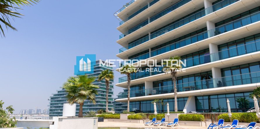 Квартира с 3 спальнями  №125574