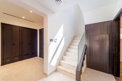 Вилла с 3 спальнями в Дубай, ОАЭ №146895 10