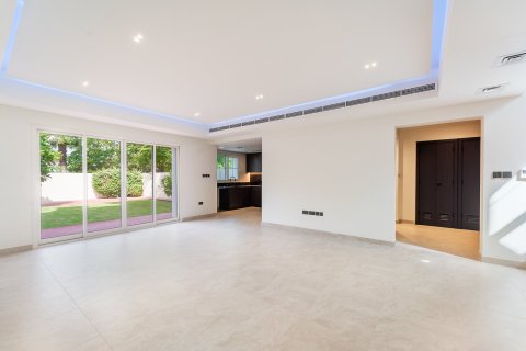 Вилла с 3 спальнями в Дубай, ОАЭ №146895 7