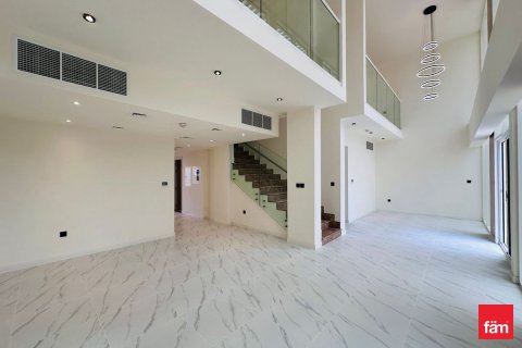 Villa de 4 dormitorios  No. 125361 2