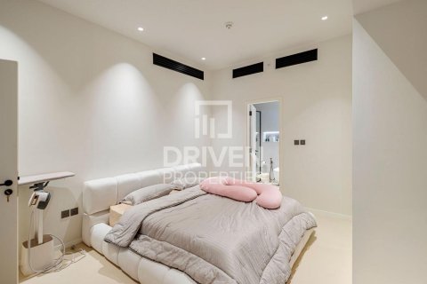 2 bedrooms Apartment in Central Park Tower, UAE No. 193784 7