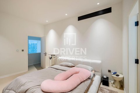 2 bedrooms Apartment in Central Park Tower, UAE No. 193784 9
