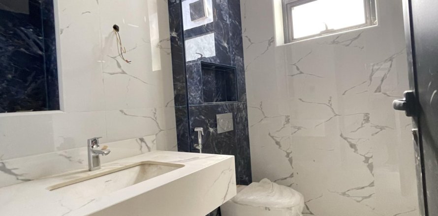 5 غرفة نوم  فيلا  رقم 124512