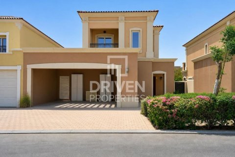 Villa de 3 dormitorios en Villanova, UAE No. 207501