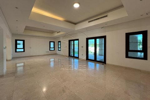 Вилла с 5 спальнями  №127840 16