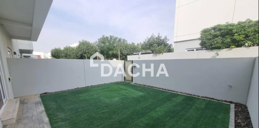 3 bedrooms Townhouse in Dubai, UAE No. 165756