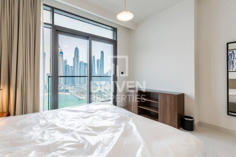 Квартира с 2 спальнями в EMAAR Beachfront, ОАЭ №193729 5