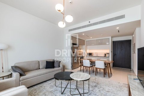 Квартира с 2 спальнями в EMAAR Beachfront, ОАЭ №193729 14