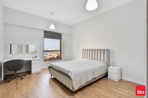 4 bedrooms Apartment in Dubai, UAE No. 166211 3