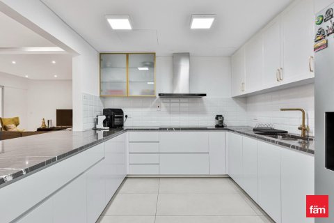 4 bedrooms Apartment in Dubai, UAE No. 166211 11
