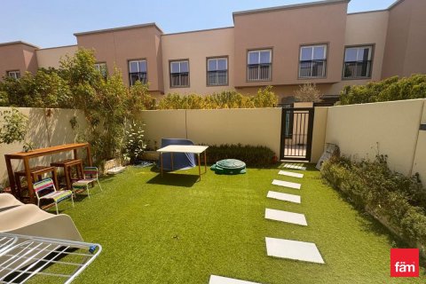 3 bedrooms Villa in Dubai, UAE No. 166206