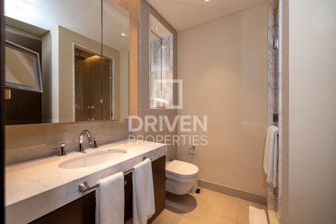Квартира с 2 спальнями в The Address Residence Fountain Views, ОАЭ №192126 15