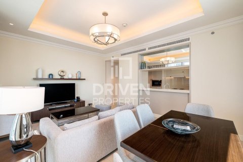 Квартира с 2 спальнями в The Address Residence Fountain Views, ОАЭ №192126 3