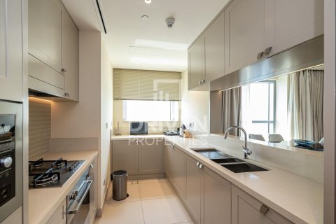 Квартира с 2 спальнями в The Address Residence Fountain Views, ОАЭ №192126 12