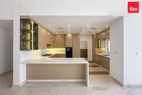 5 bedrooms Villa in Dubai, UAE No. 143573 9