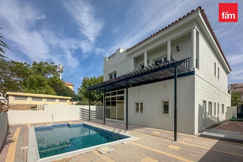 5 bedrooms Villa in Dubai, UAE No. 143573 25