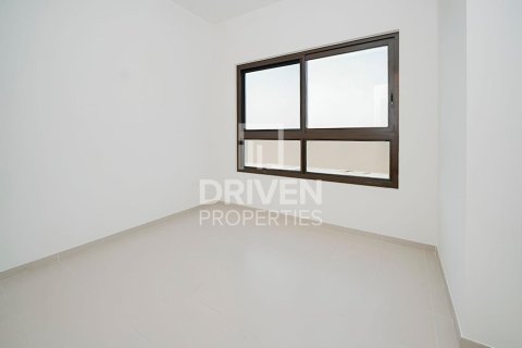 Apartment de 2 dormitorios en EMAAR South, UAE No. 189735 5