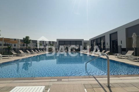 Townhouse de 3 chambres à EMAAR South, UAE No. 155637 4