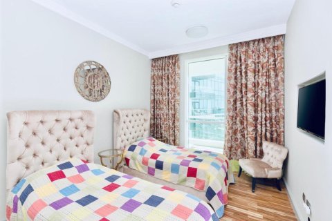 Квартира с 3 спальнями в Джумейра Бич Резиденс, ОАЭ №137517 10