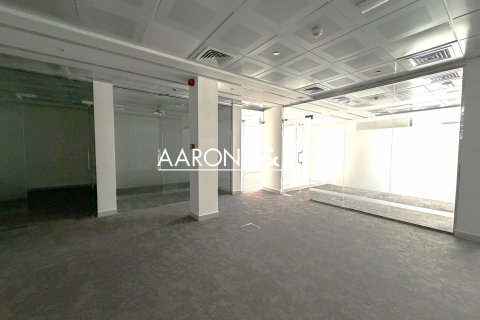 182m² Office in Sheikh Zayed Road, UAE No. 145072