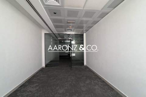 182m² Office in Sheikh Zayed Road, UAE No. 145072 12
