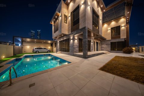 Villa de 7 dormitorios en Al Barsha, UAE No. 205077 12