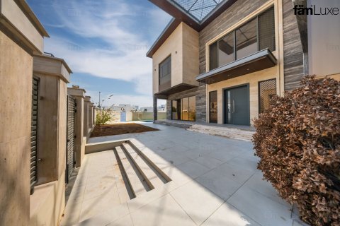 Villa de 7 dormitorios en Al Barsha, UAE No. 205077 17