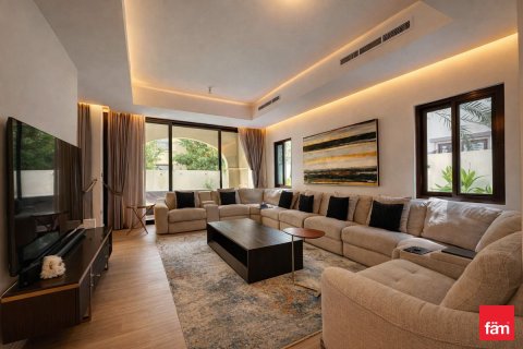 Вилла с 3 спальнями в Дубай, ОАЭ №149259 11