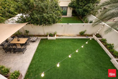 Вилла с 3 спальнями в Дубай, ОАЭ №149259 3