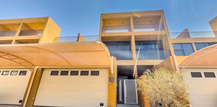 Villa de 4 dormitorios  No. 125122