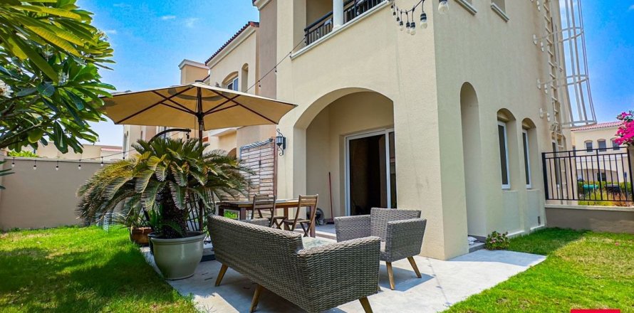 3 bedrooms Townhouse in Dubai, UAE No. 166225