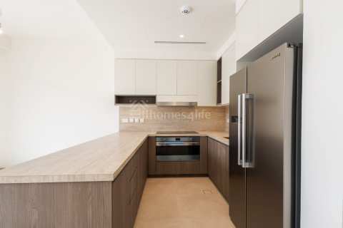 3 bedrooms Villa in Mudon, UAE No. 151448 10