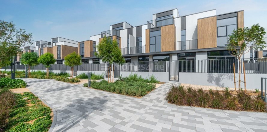 3 bedrooms Villa in Mudon, UAE No. 151448